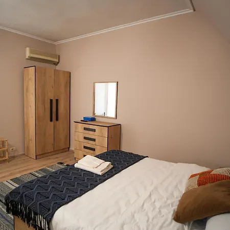 Near Center App 2 شقة تيرانا