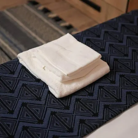 Near Center App 2 * 地拉那