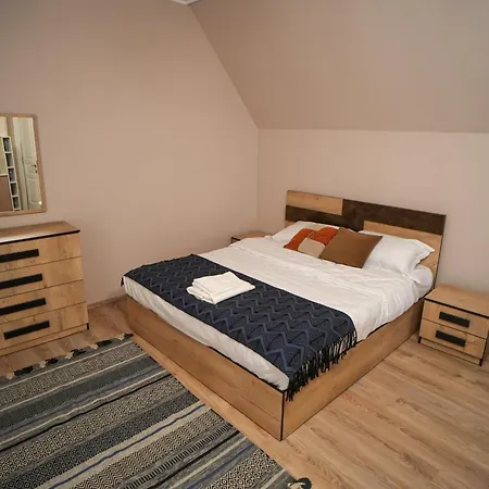 Apartman Near Center App 2 *