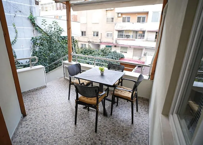 Near Center App 2 Apartment