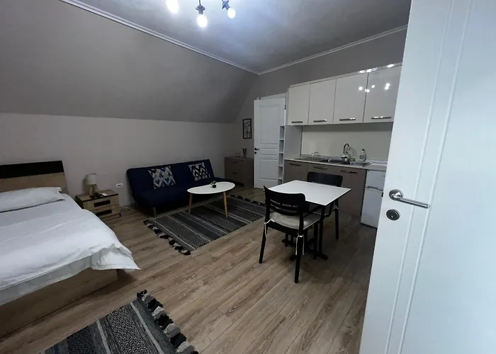 Near Center App 2 Apartman *